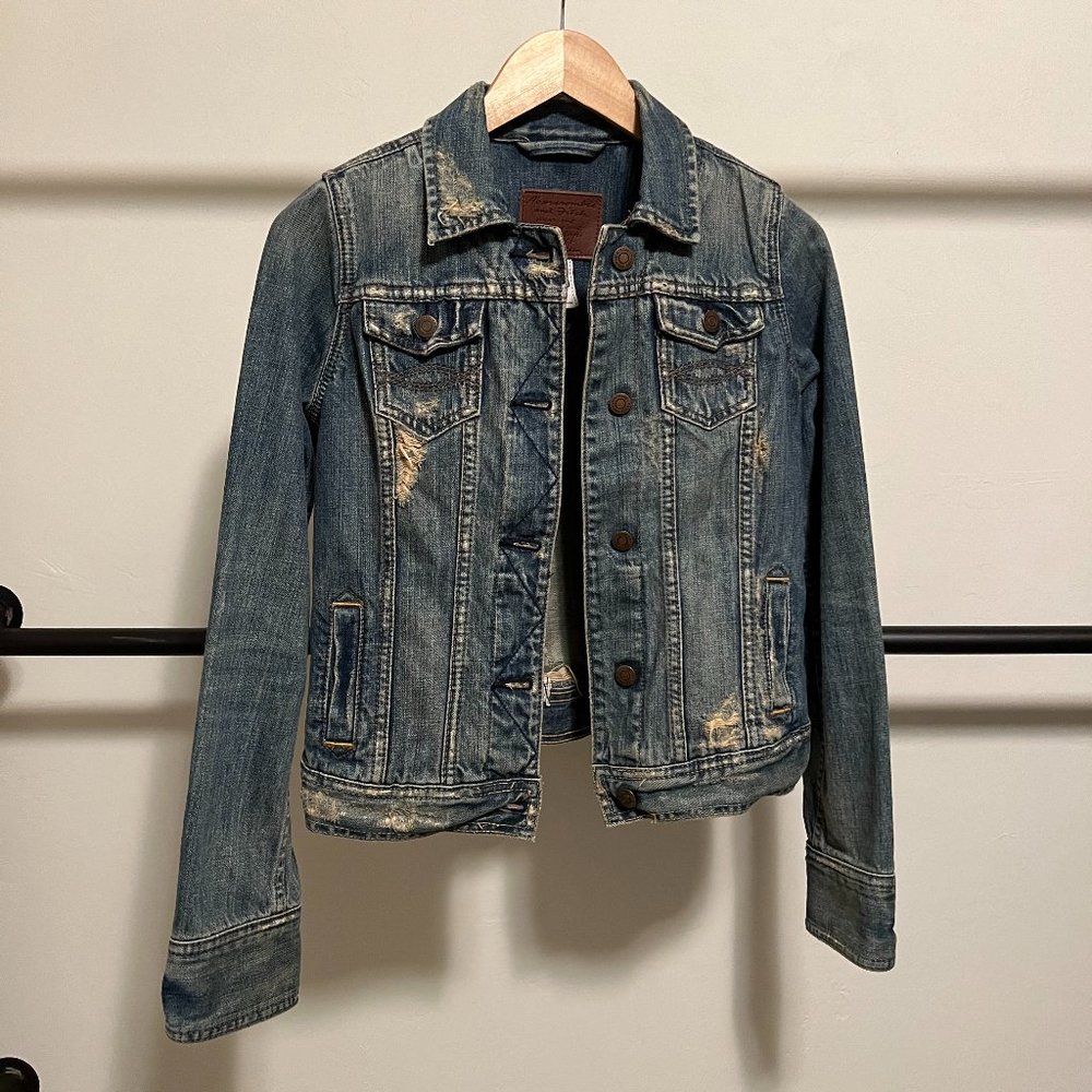 Abercrombie & Fitch Distressed Jean Jacket S